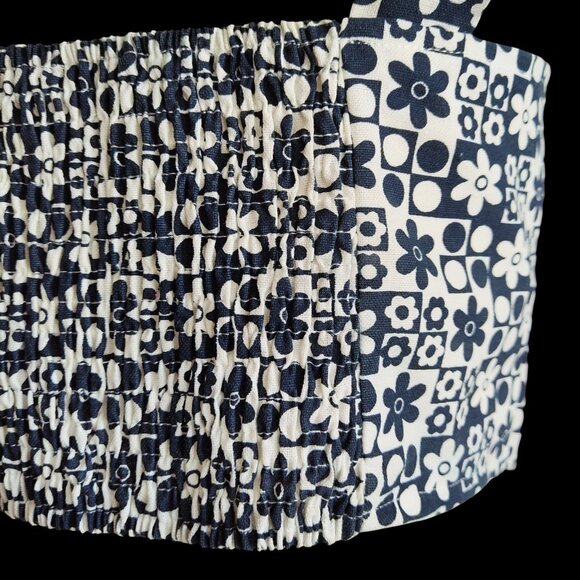Elodie Retro Mod Navy White Geometric Daisy Print Smocked Crop Play Sun Top Sz M - Picture 5 of 11